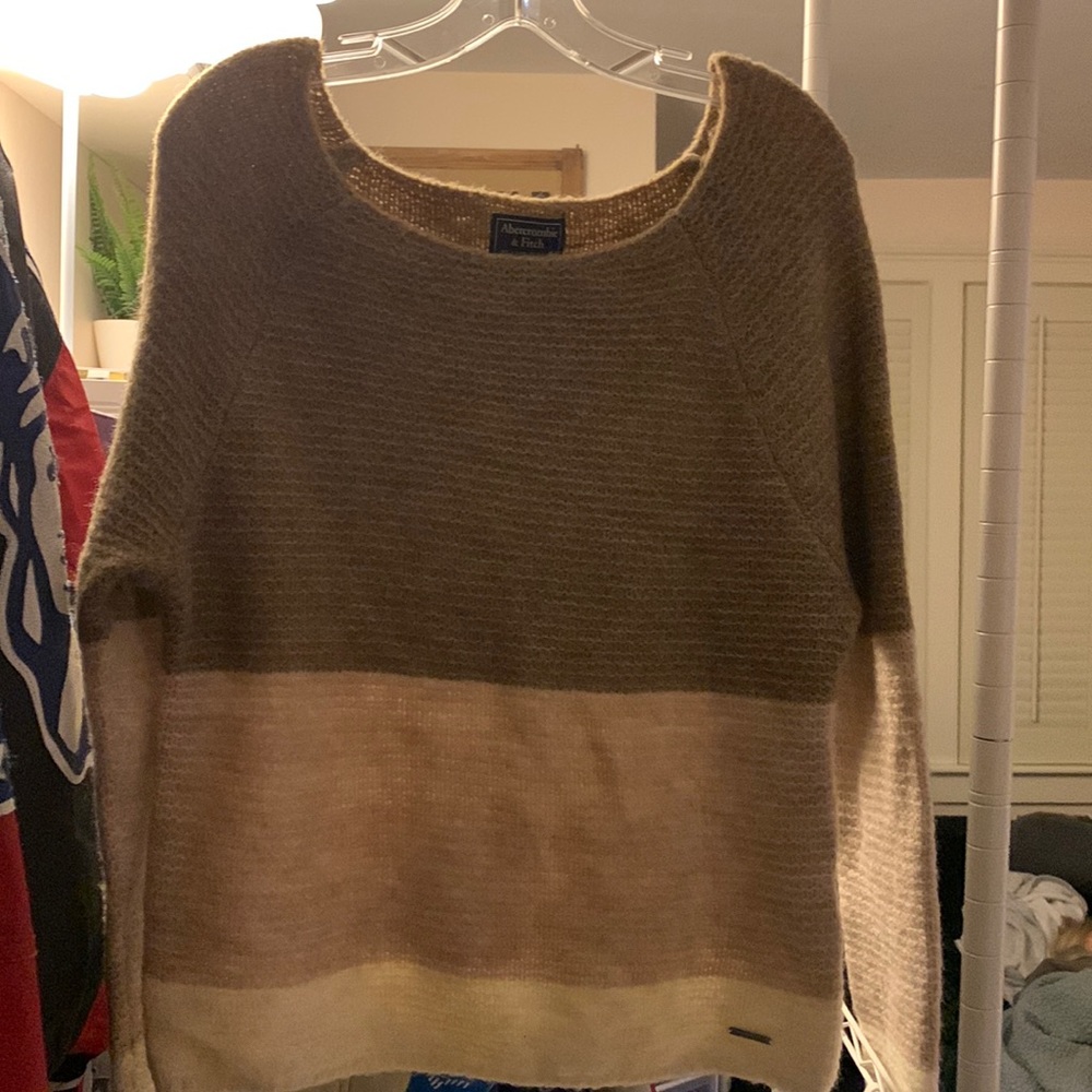 NWOT Abercrombie And Fitch Sweater